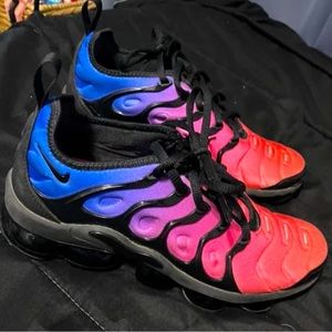 selling because to small, i love these. BARELY WORN‼️